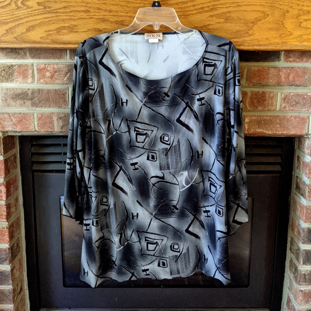 MKM designs gray and black 3/4 sleeve top 2XL